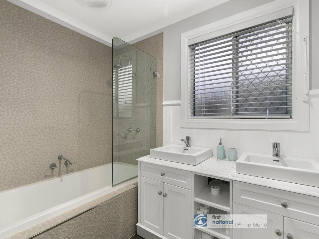 260 Settlement Road, Central Cowes photo