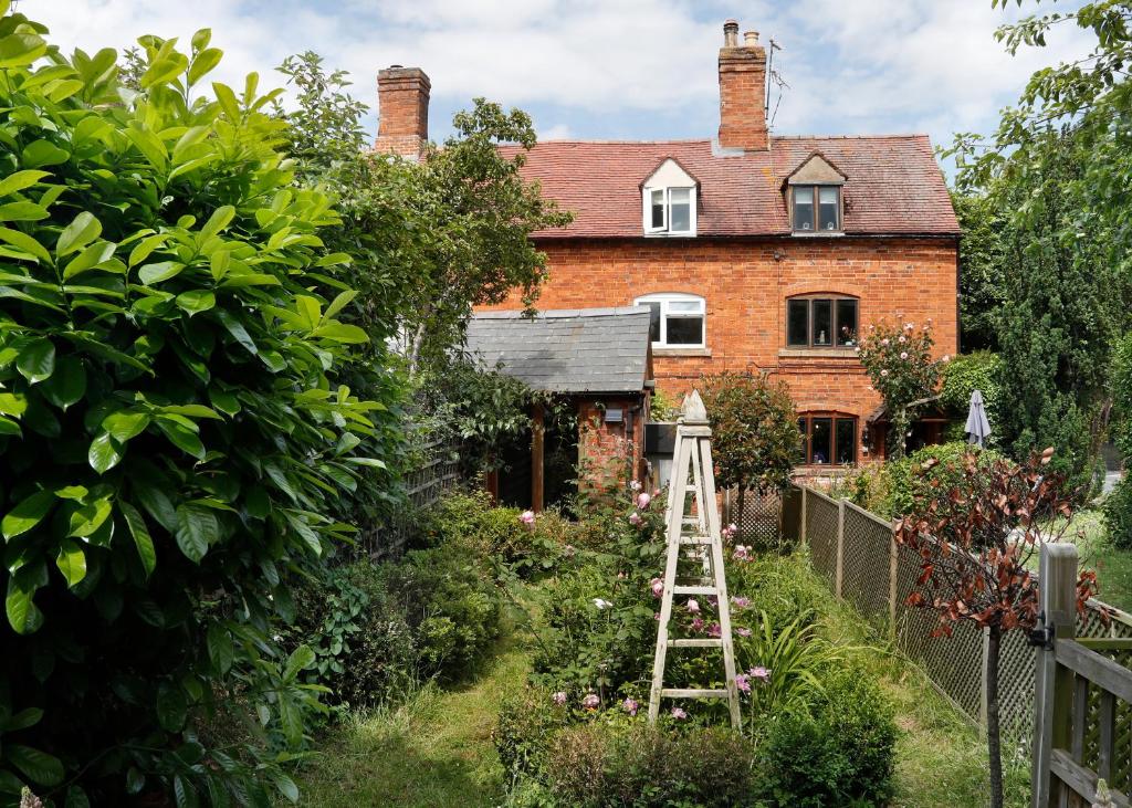 Romantic Cotswold Cottage, Mickleton photo 4