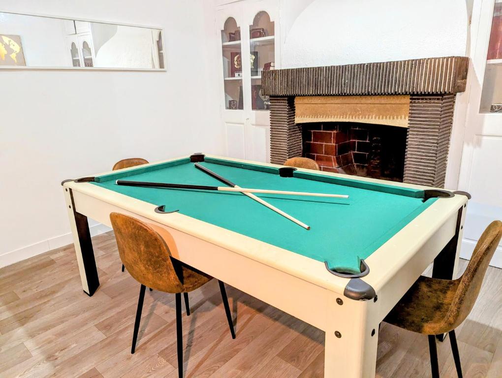 Le 39 Victor Hugo by GC - Grand F4 Cosy avec Billard & wifi - 5