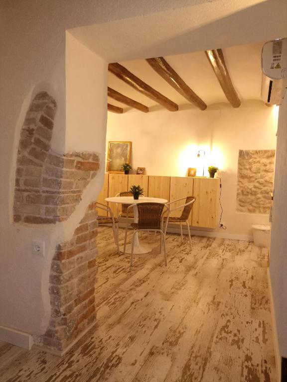 Petra apartments -Old City with terrace and barbecue- - 1