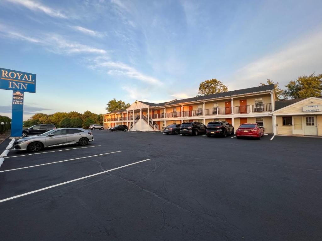 Royal Inn - Neptune — Hotel in Tinton Falls (NJ)