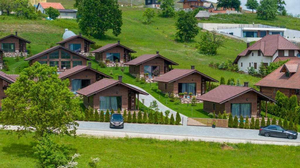 Golden Chalets - 4