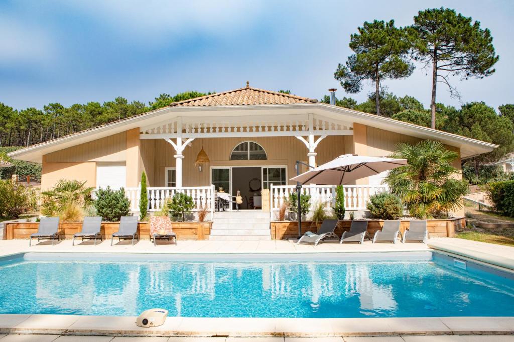 Belle villa familiale rénovée dans cadre exceptionnel-AG15 - 3