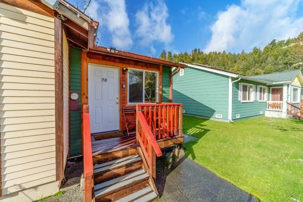 Elk Meadow Cabins 15B Lady Bird - Single Room，位于Orick的酒店