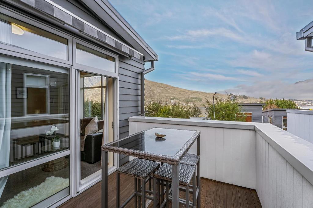 Scenic Peaks - Queenstown Holiday Apartment, Queenstown