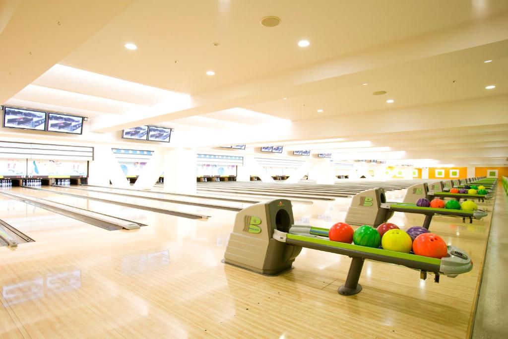 Bowling alley