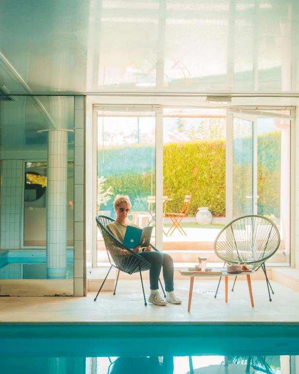 スイミングプール