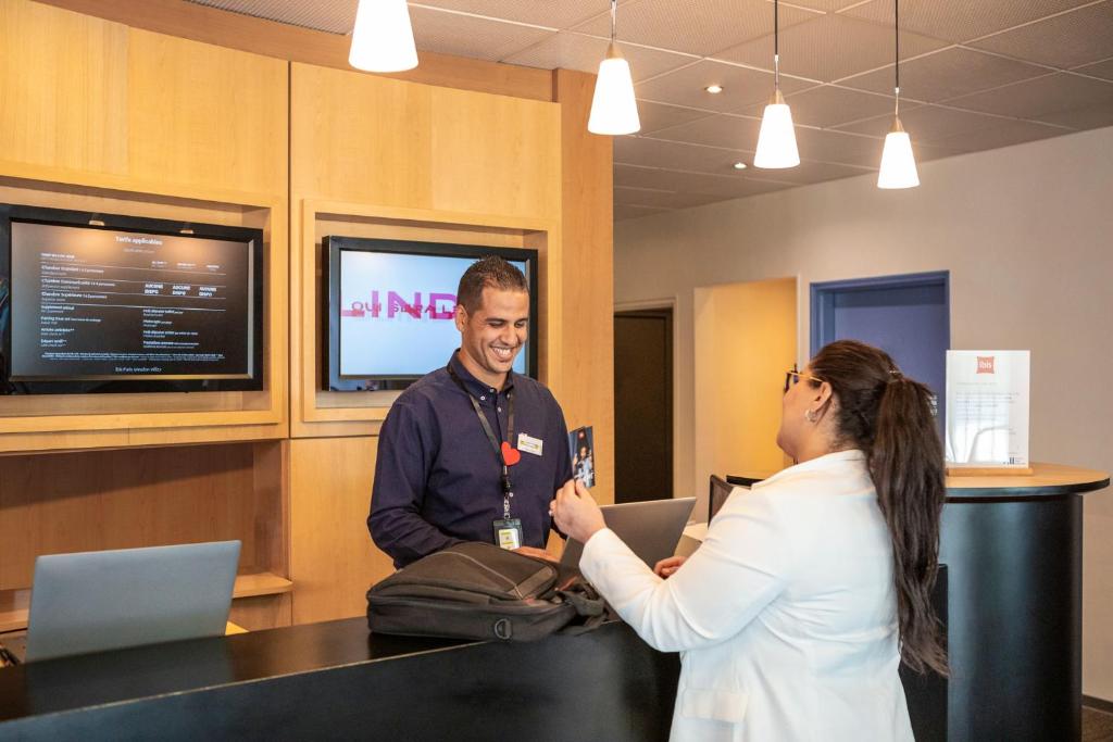 ibis Paris Meudon Velizy photo