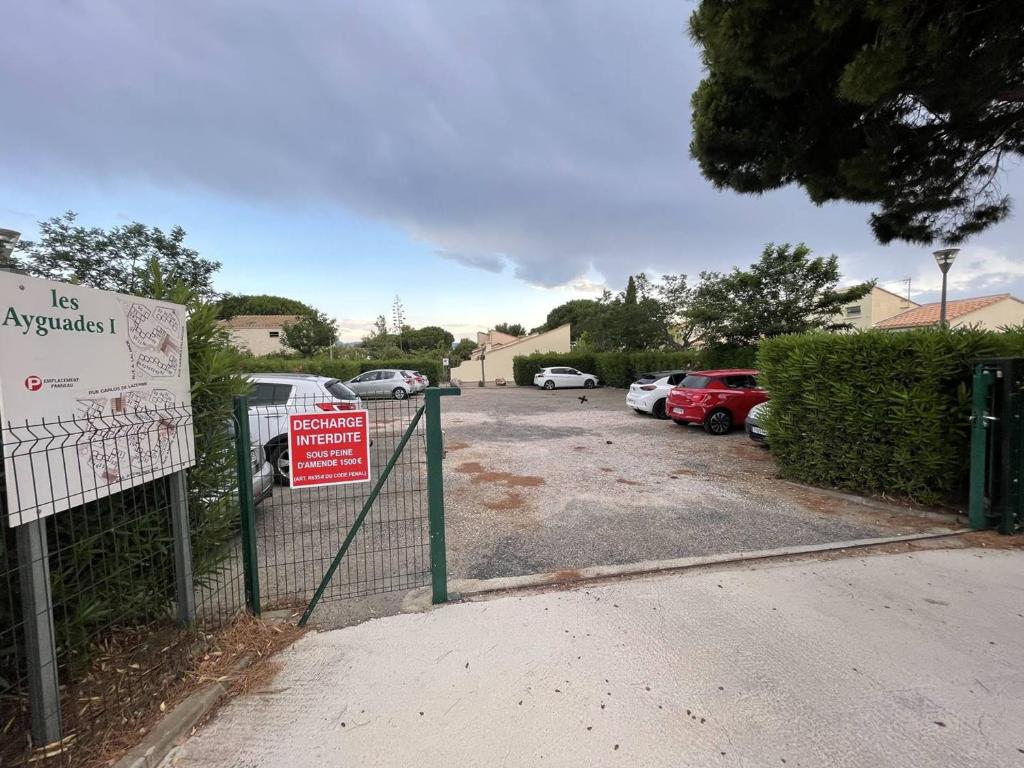 Jolie Villa 3 Pièces avec Véranda, Terrasse, Parking Sécurisé et Animaux Admis à Saint-Cyprien - FR-1-106-68 - 2
