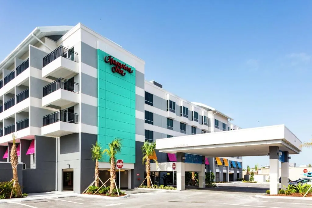 Hampton Inn Dunedin, Fl，位于达尼丁的酒店