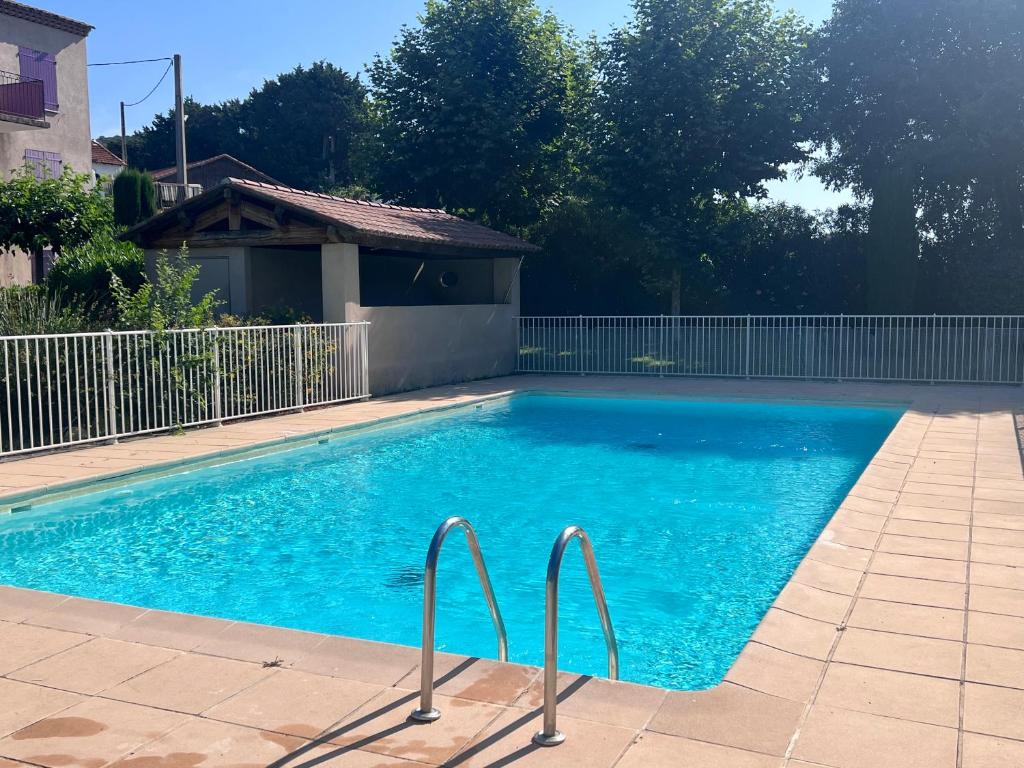 Appartement T2 avec jardin privé, piscine et barbecue - 1