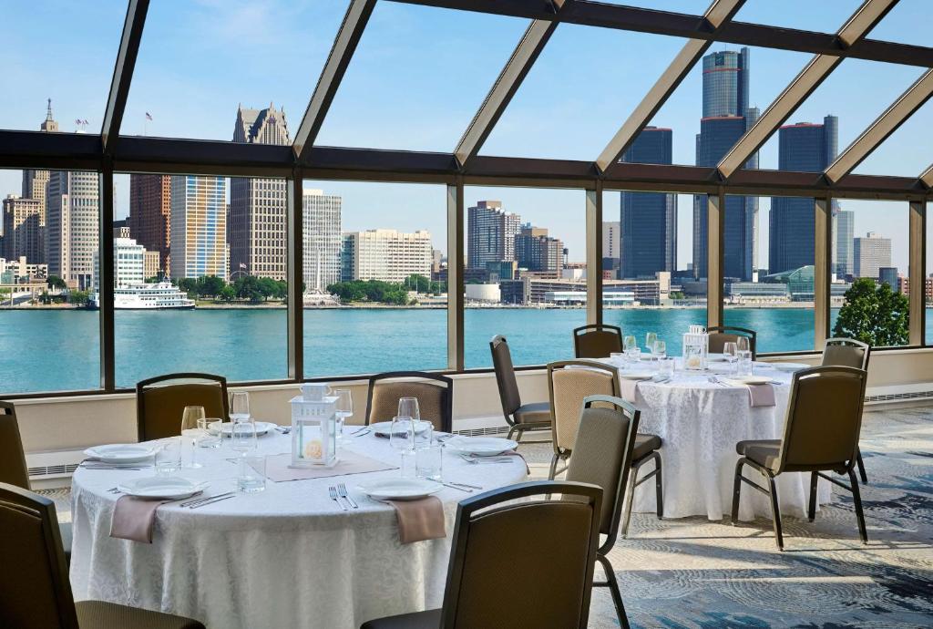 DoubleTree by Hilton Windsor Hotel and Suites 会議室