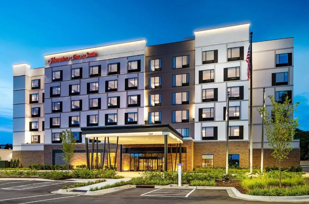 Hampton Inn & Suites Raleigh Midtown, NC，位于罗利的酒店