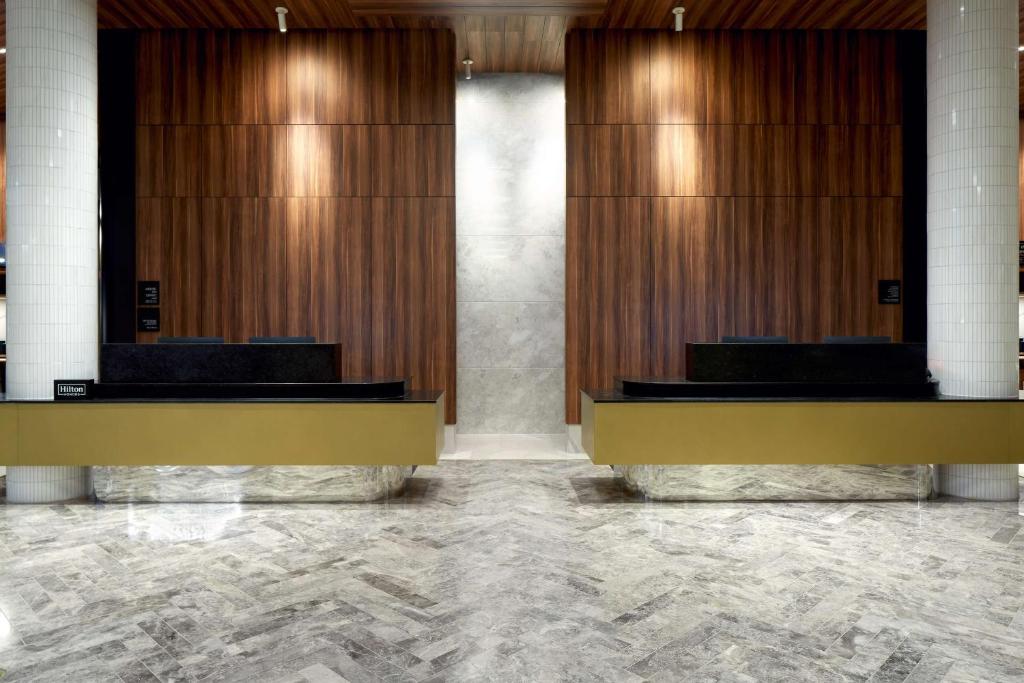 フロント・ロビー