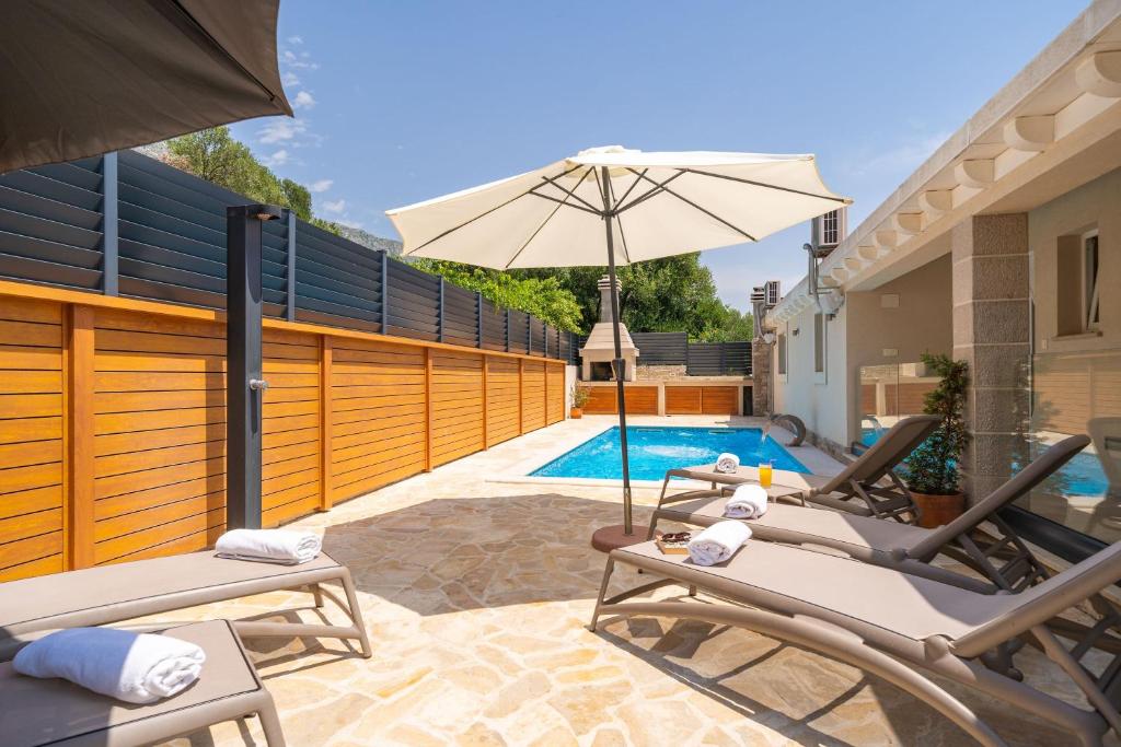 スイミングプール