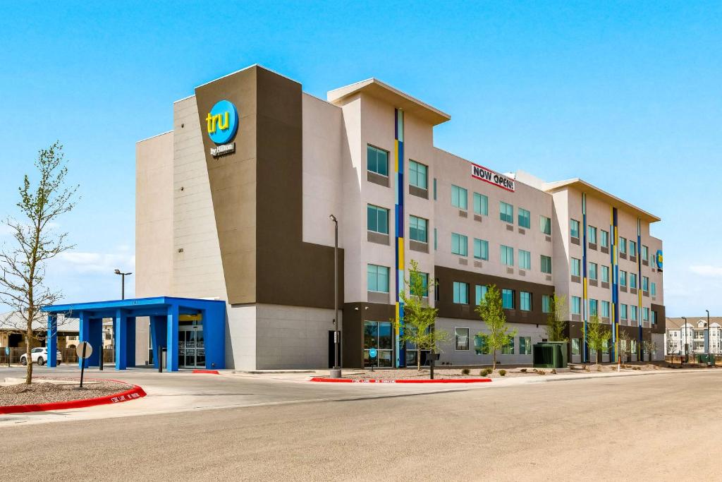 Tru by Hilton Midland photo