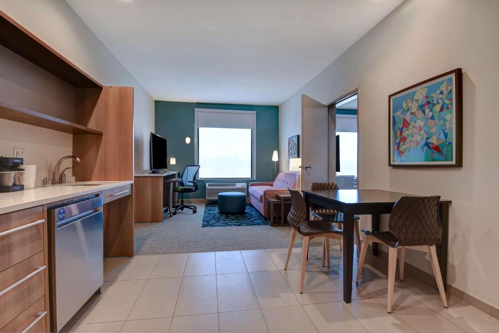 ホーム2 スイーツ バイ ヒルトン ノース プレイノ ハイウェイ 75 (Home2 Suites by Hilton North Plano Hwy 75) キッチン