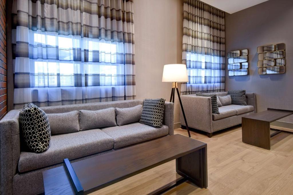 フロント・ロビー