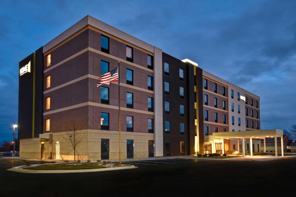 Home2 Suites by Hilton Bowling Green, OH photo