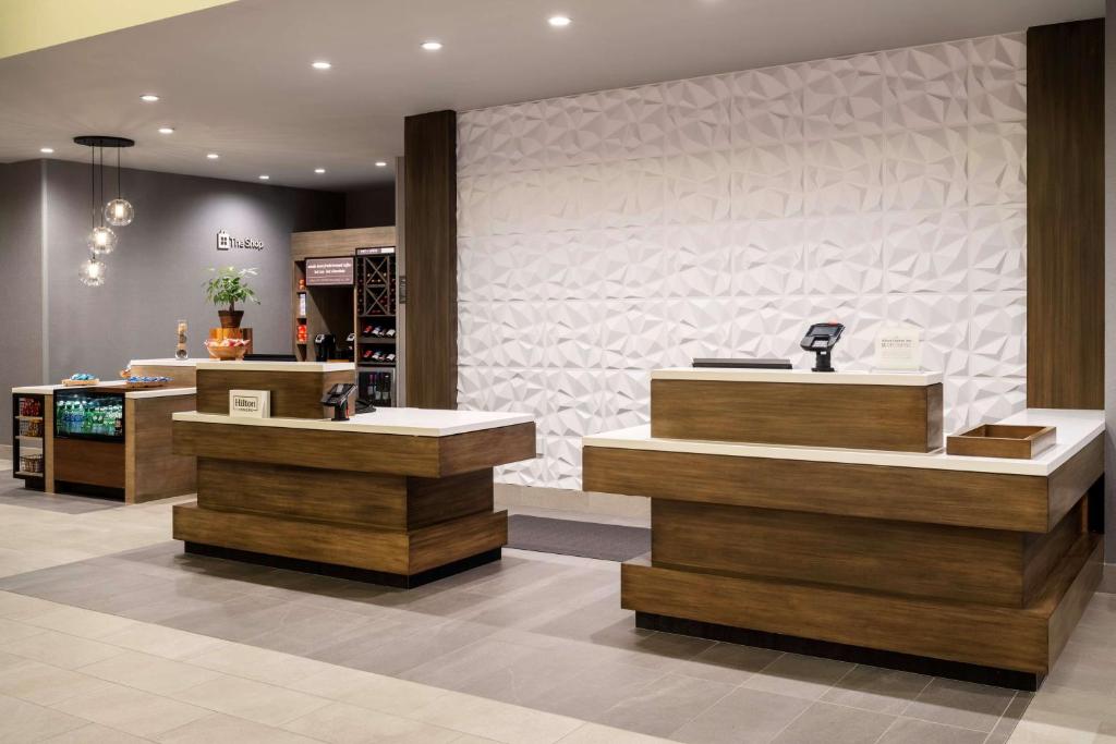 Hilton Garden Inn Pomona photo