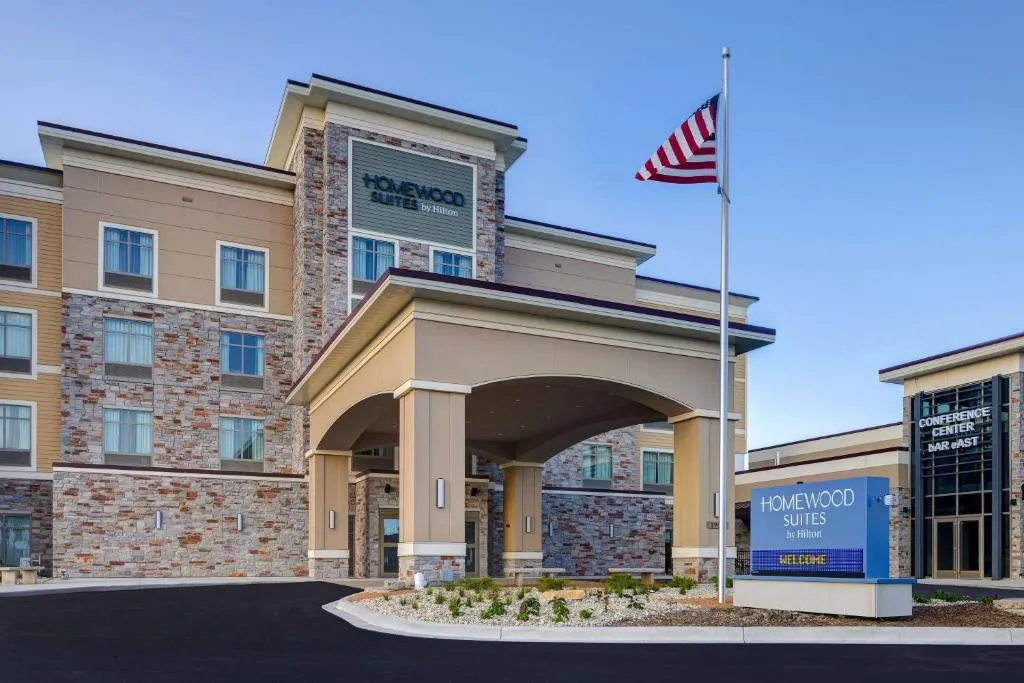 Homewood Suites By Hilton Oak Creek Milwaukee，位于橡树溪的酒店