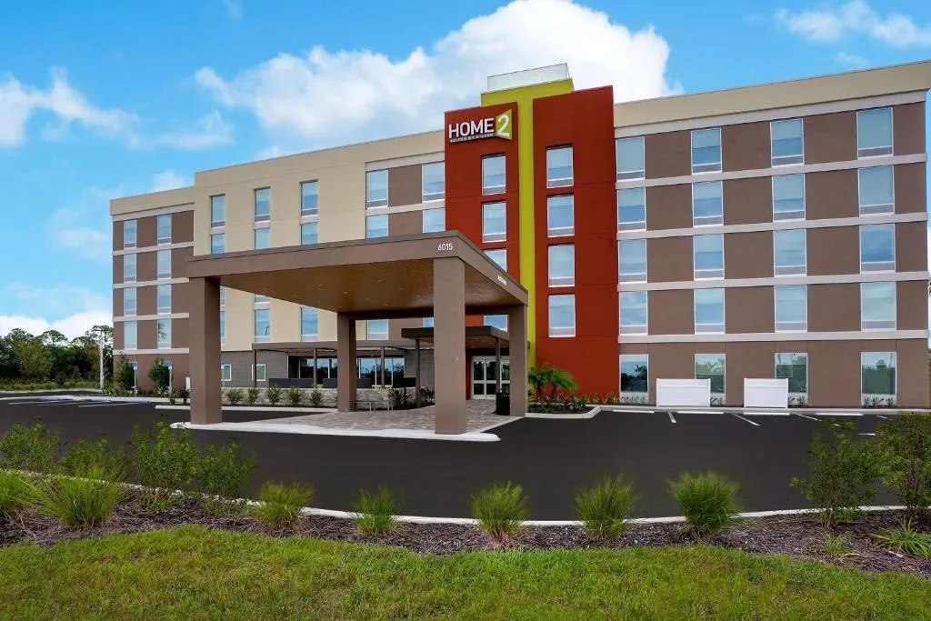 Home2 Suites By Hilton Lakewood Ranch，位于布雷登顿的酒店
