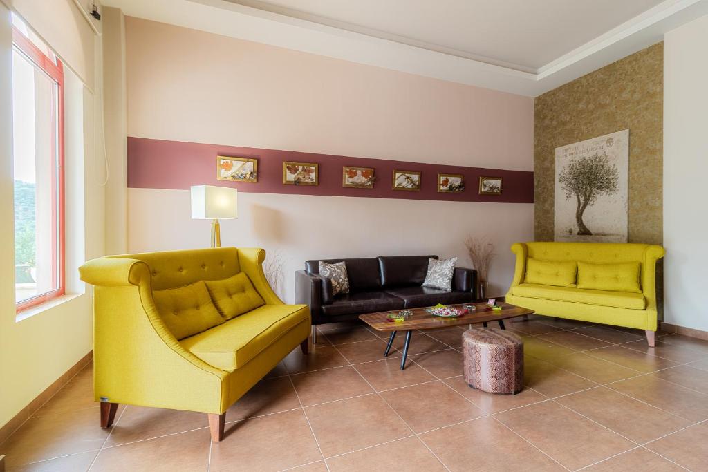 Michaelangelo Boutique Parga