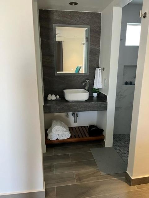 The Cove Boutique Hotel Adults Only - 3