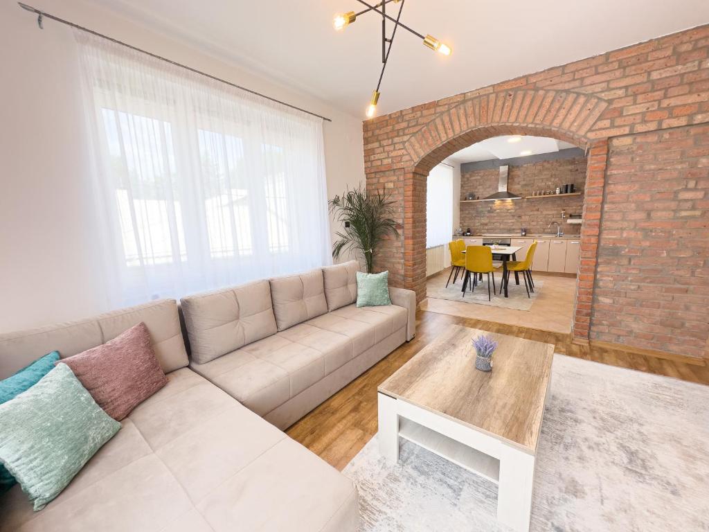 Luxurious and Cosy Brick Apartment - Free private parking - 5
