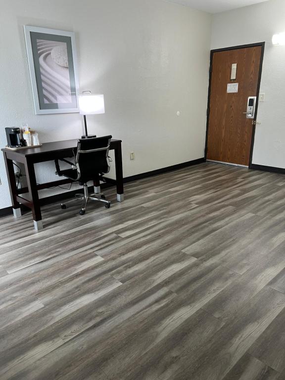 Quality Inn Merriam - Kansas City photo