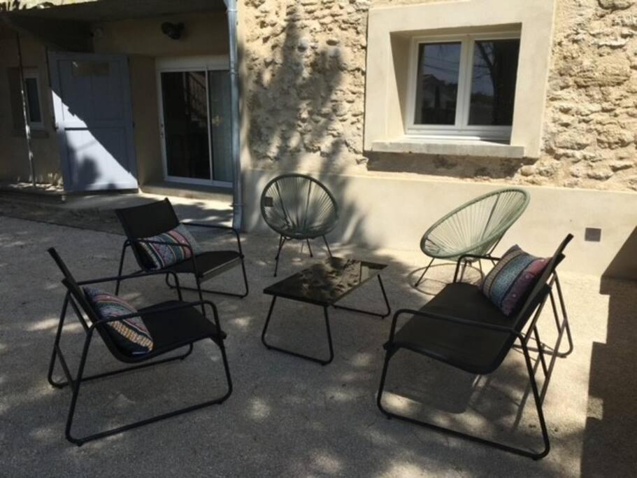 Gîte lumineux et confortable dans un mas provençal