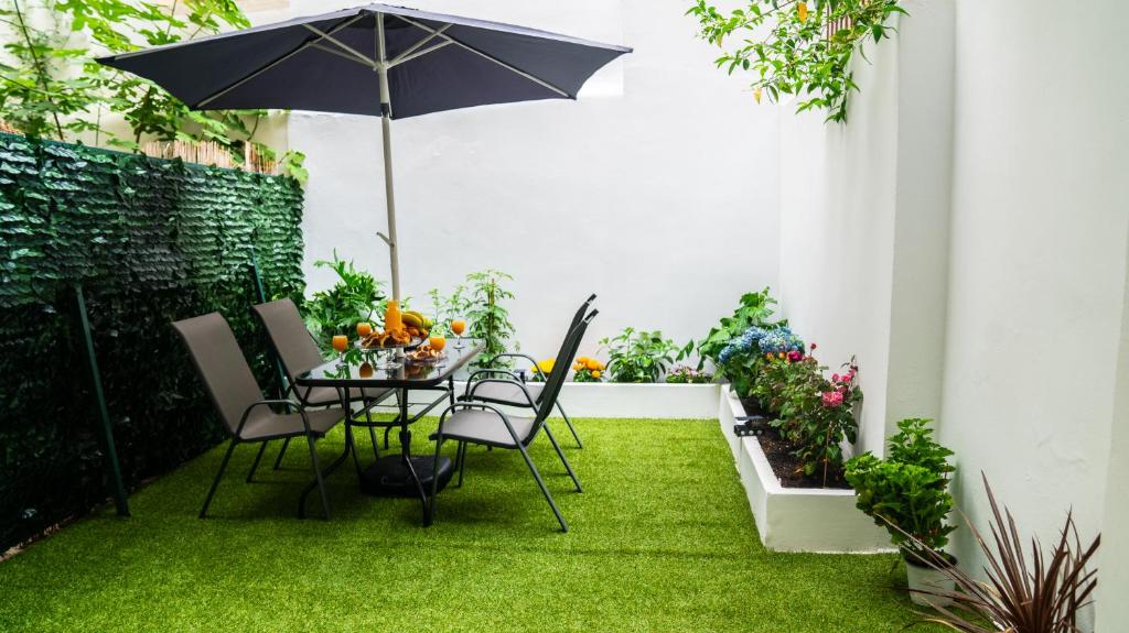 Lux Garden Apartment near Acropolis in the heart of Athens, Athen