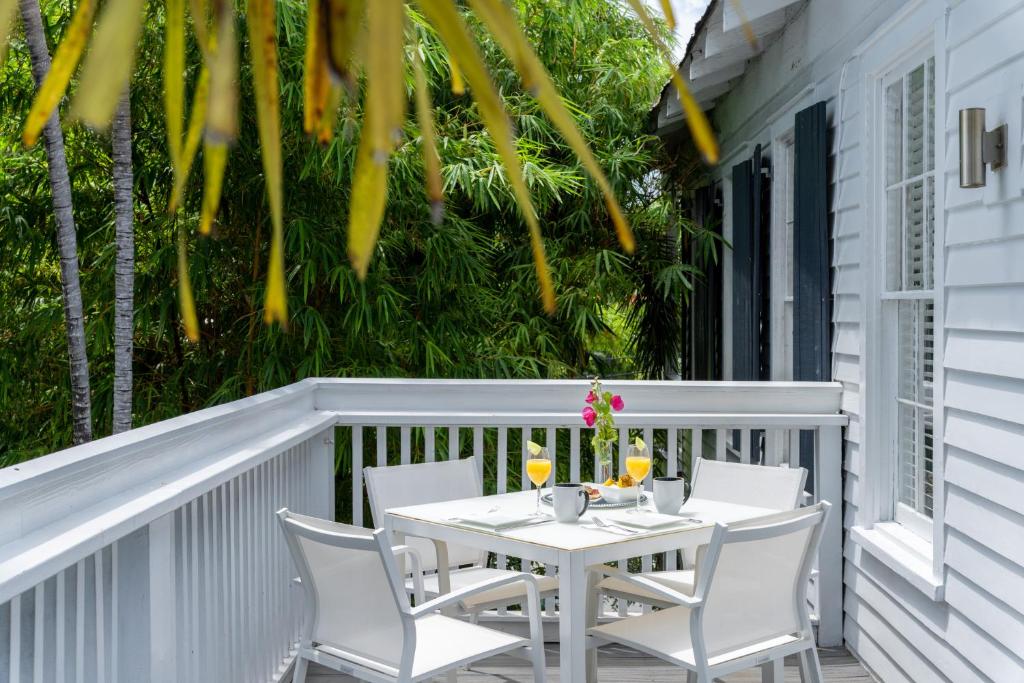 Alexander's Gay Lesbian Guesthouse (Adult Only 21+) photo