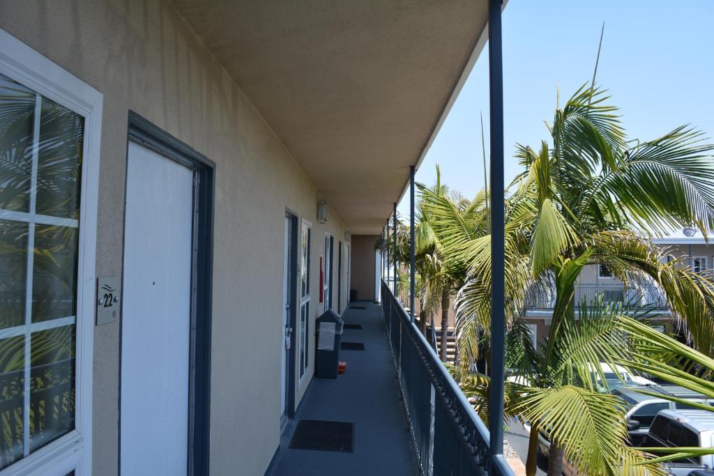 Balcony/terrace, Seaside Motel in Los Angeles (CA)