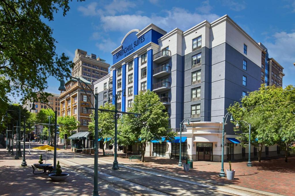 SpringHill Suites Memphis Downtown photo