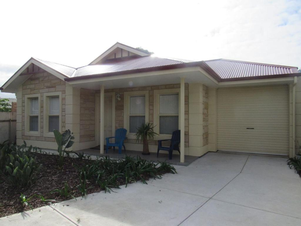 Relax in Comfort, McCracken