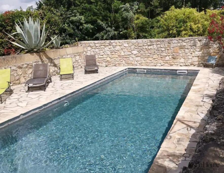 Mas en pierre de 300m2, piscine, terrasse, 4 chbre