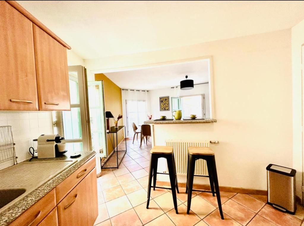 Le Sébastopol -Très Bel appartement en plein centre de Beziers-Wifi - 5