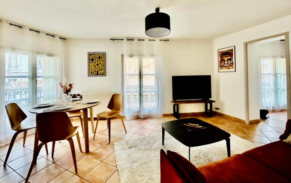Le Sébastopol -Très Bel appartement en plein centre de Beziers-Wifi - 4