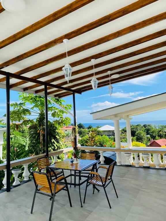 Oceanic View Lodges, Bel Ombre