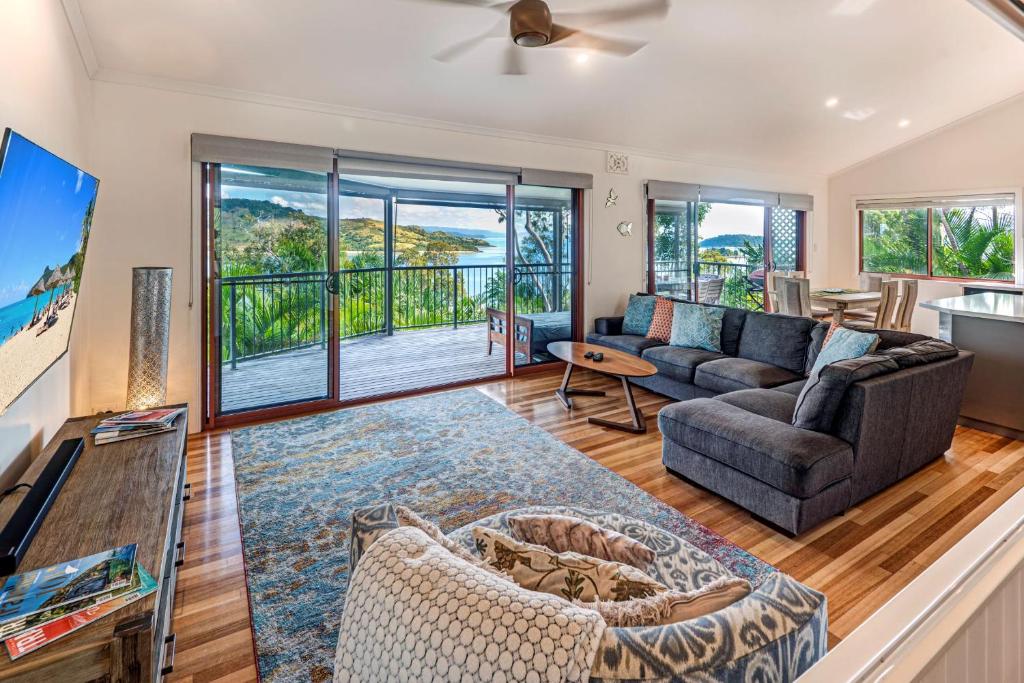 Heliconia 10 Newly Renovated Centrally Located House Hamilton Island — Hotel in Great Barrier Reef