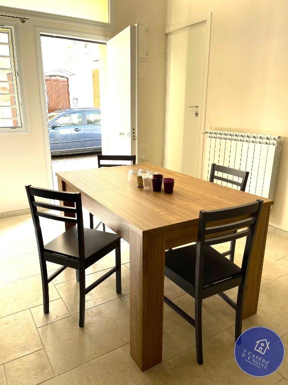 I CASERE D V'NGINZ - HOLIDAYS APARTMENTS, Mola di Bari