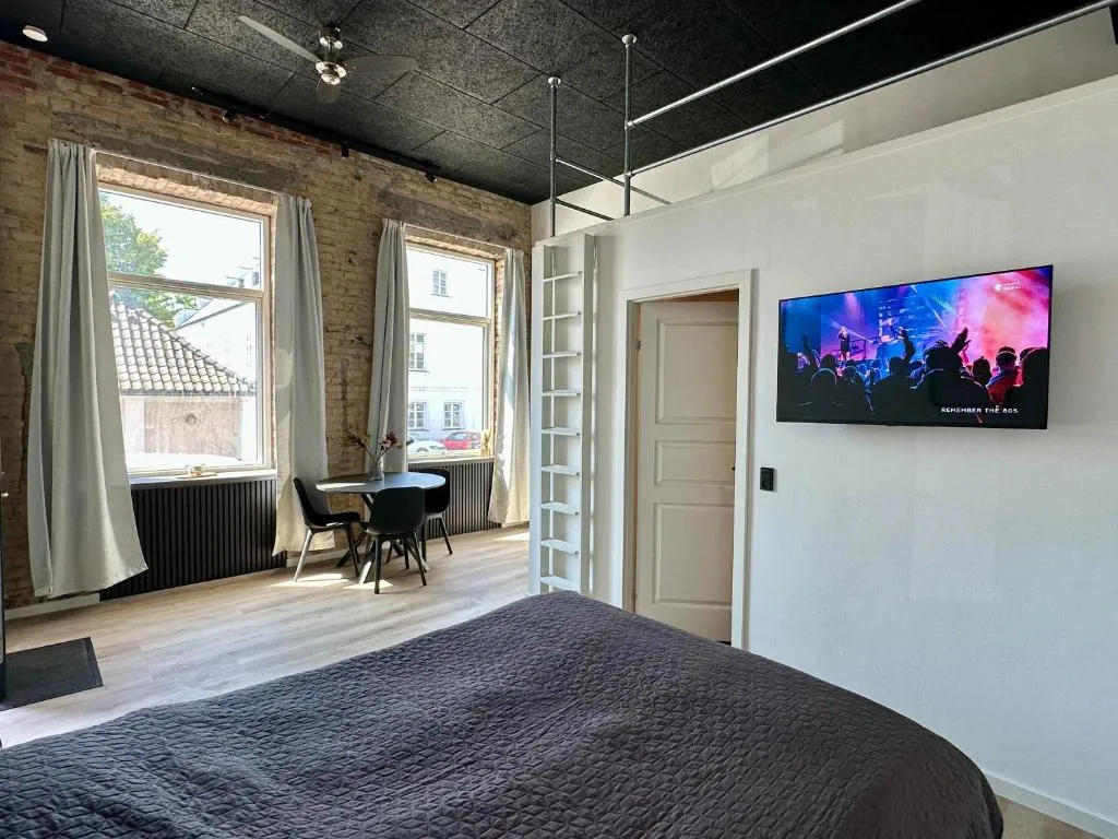 Torvet17 NR3 - 25m2, hotel in Maribo