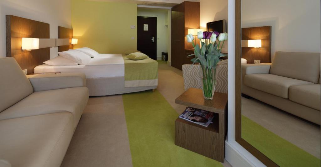 Superior szoba kétszemélyes ággyal - erkéllyel és kilátással a tengerre 