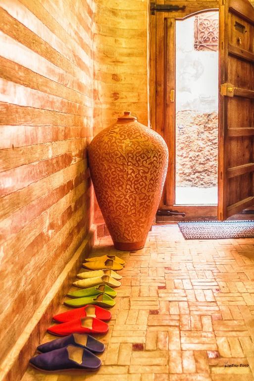 Riad Laora photo