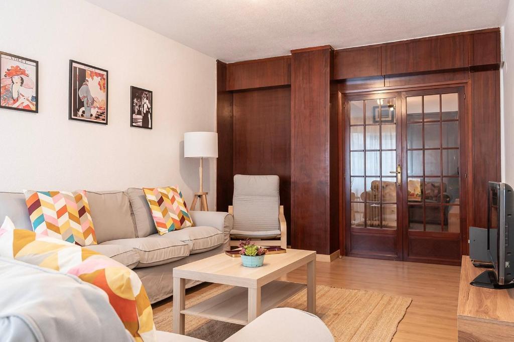 Funcional y renovado apartamento en Iturrama - 1