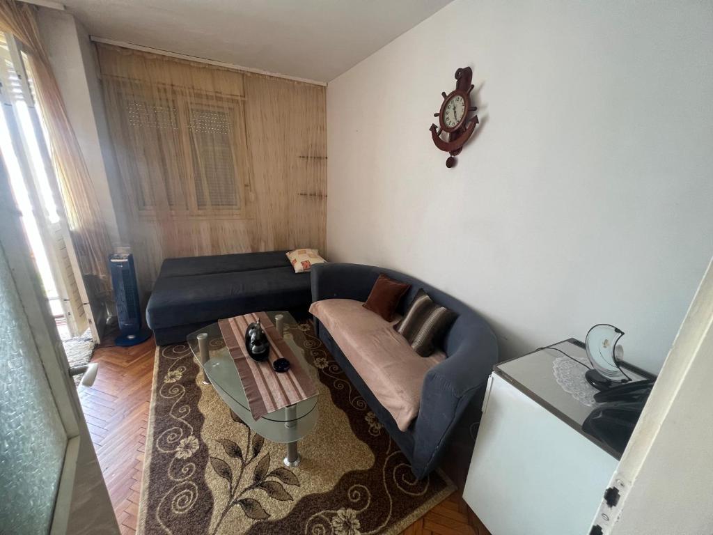 A-D free wi-fi internet, air conditioner,free parking - 5