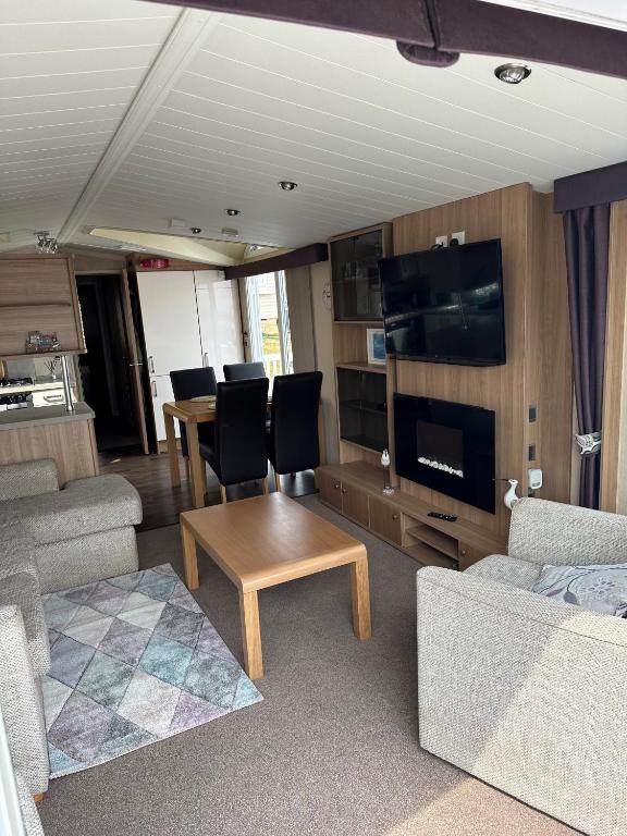 Sea Breeze Cabin photo 2
