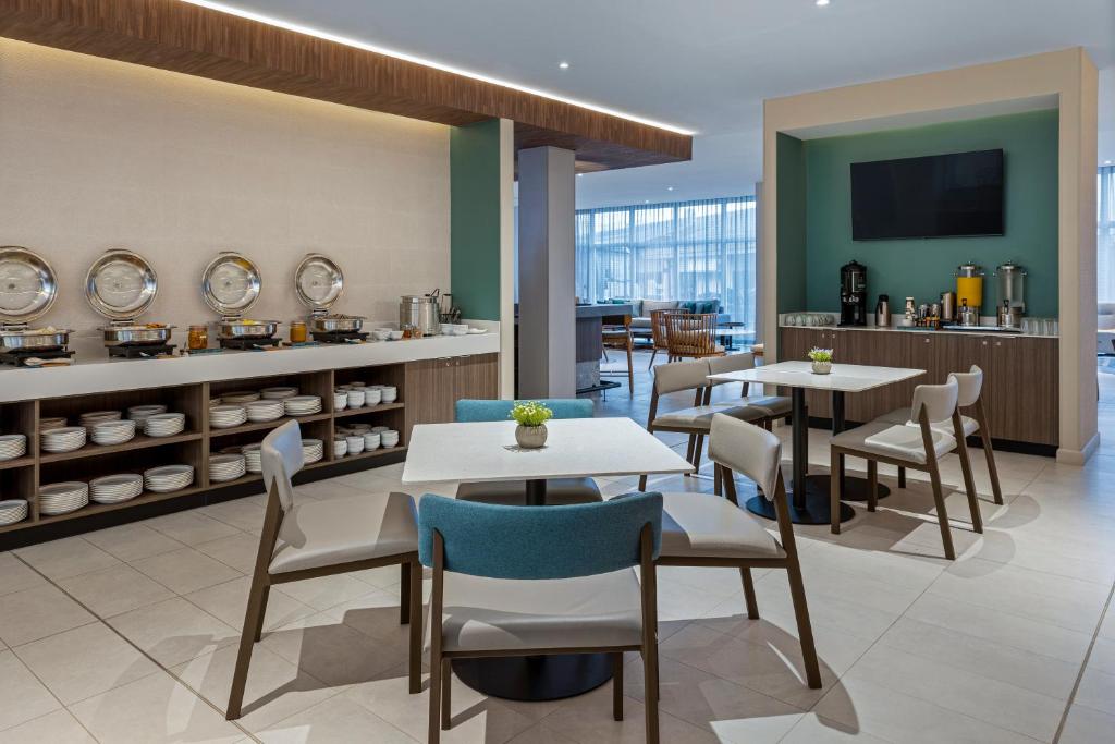 Restaurant, Fairfield by Marriott San Jose Airport Alajuela in Alajuela