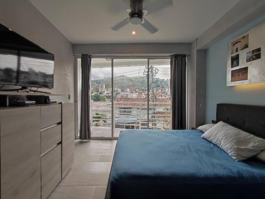 Design Studio Apartment with balcony and view in central and quiet area - 1
